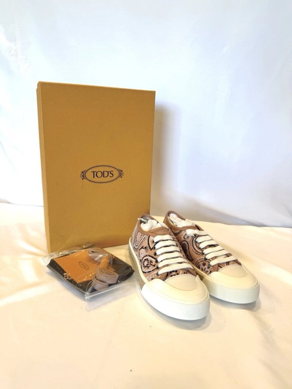 Authentic Tod’s Women’s Dusty Rose Paisley Print Low-Top Sneakers Sz 35